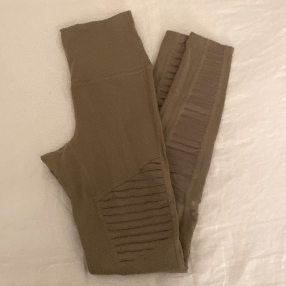 Alo Yoga High Rise Moro Leggings - Picture 3 of 5